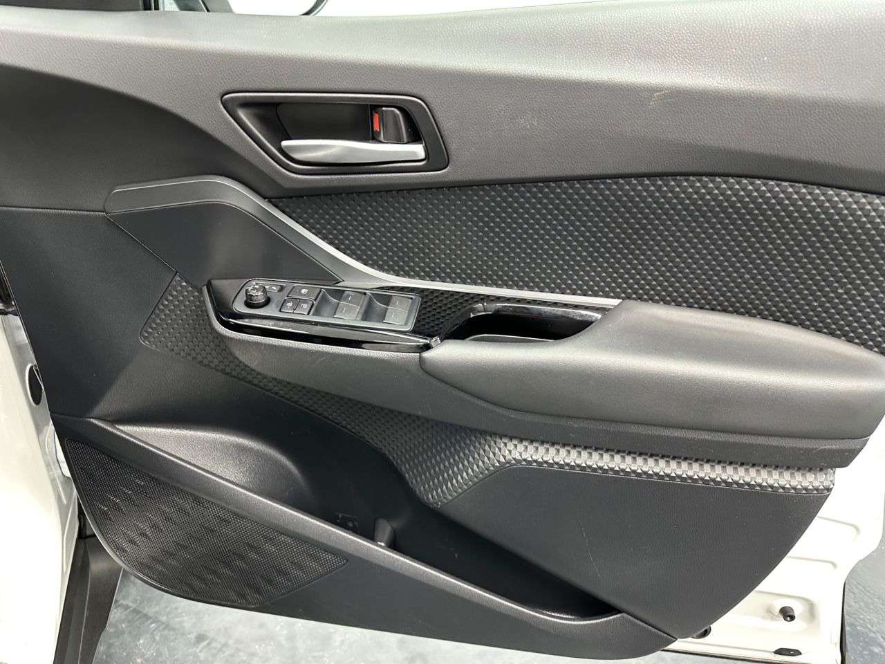 2023 TOYOTA C-HR 2023 TOYOTA C-HR