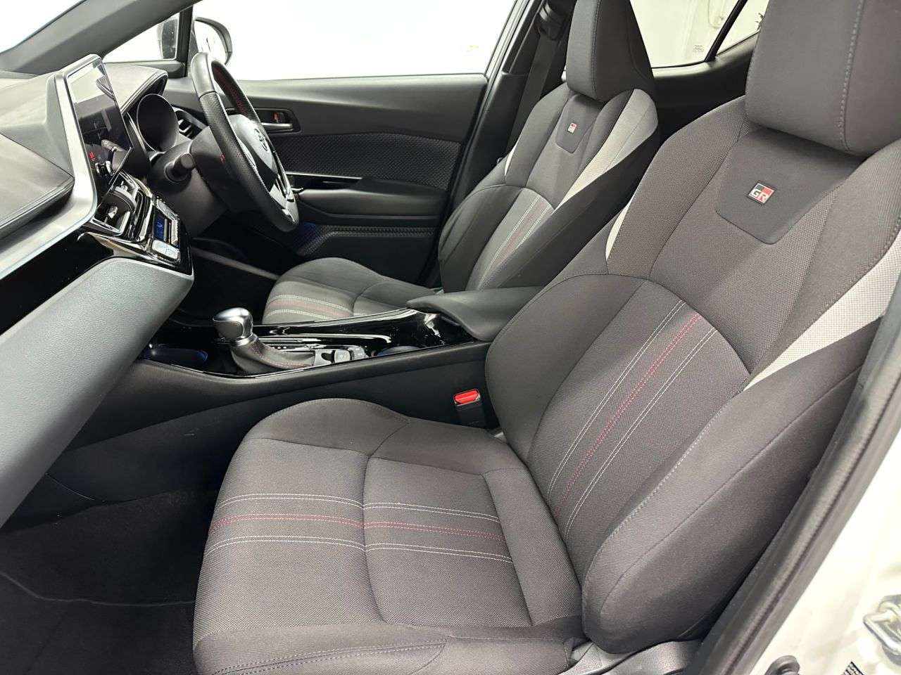 2023 TOYOTA C-HR 2023 TOYOTA C-HR