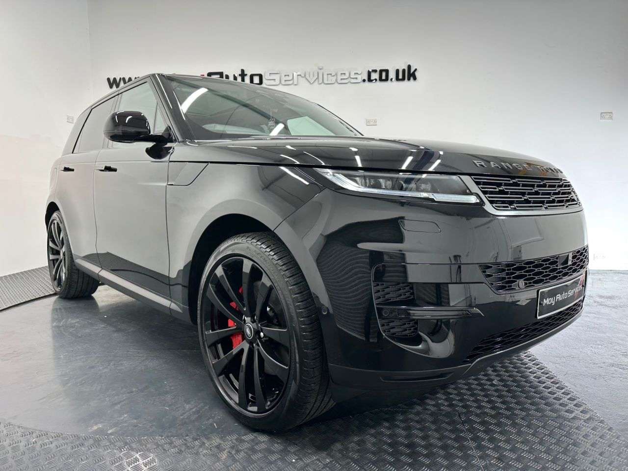 A 2023 LAND ROVER RANGE ROVER SPORT 3.0 P440e 38.2kWh SE SUV 5dr Petrol Plug-in Hybrid Auto 4WD Euro 6 (s/s) (4 A 2023 LAND ROVER RANGE ROVER SPORT 3.0 P440e 38.2kWh SE SUV 5dr Petrol Plug-in Hybrid Auto 4WD Euro 6 (s/s) (4