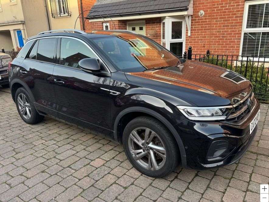 A 2022 VOLKSWAGEN T-ROC 2.0 TDI R-Line SUV 5dr Diesel DSG Euro 6 (s/s) (150 ps) A 2022 VOLKSWAGEN T-ROC 2.0 TDI R-Line SUV 5dr Diesel DSG Euro 6 (s/s) (150 ps)