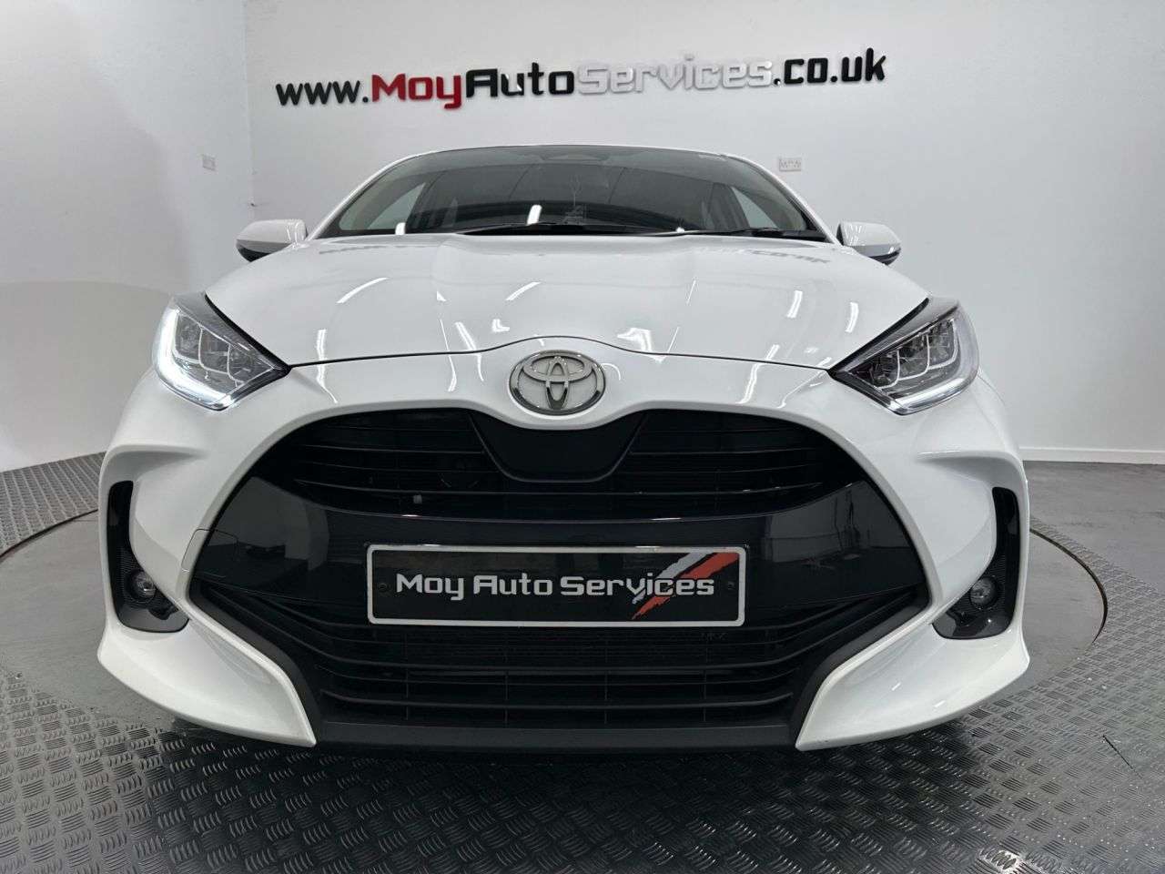 A 2024 TOYOTA YARIS 1.5 VVT-h Design Hatchback 5dr Petrol Hybrid E-CVT Euro 6 (s/s) (116 ps) A 2024 TOYOTA YARIS 1.5 VVT-h Design Hatchback 5dr Petrol Hybrid E-CVT Euro 6 (s/s) (116 ps)