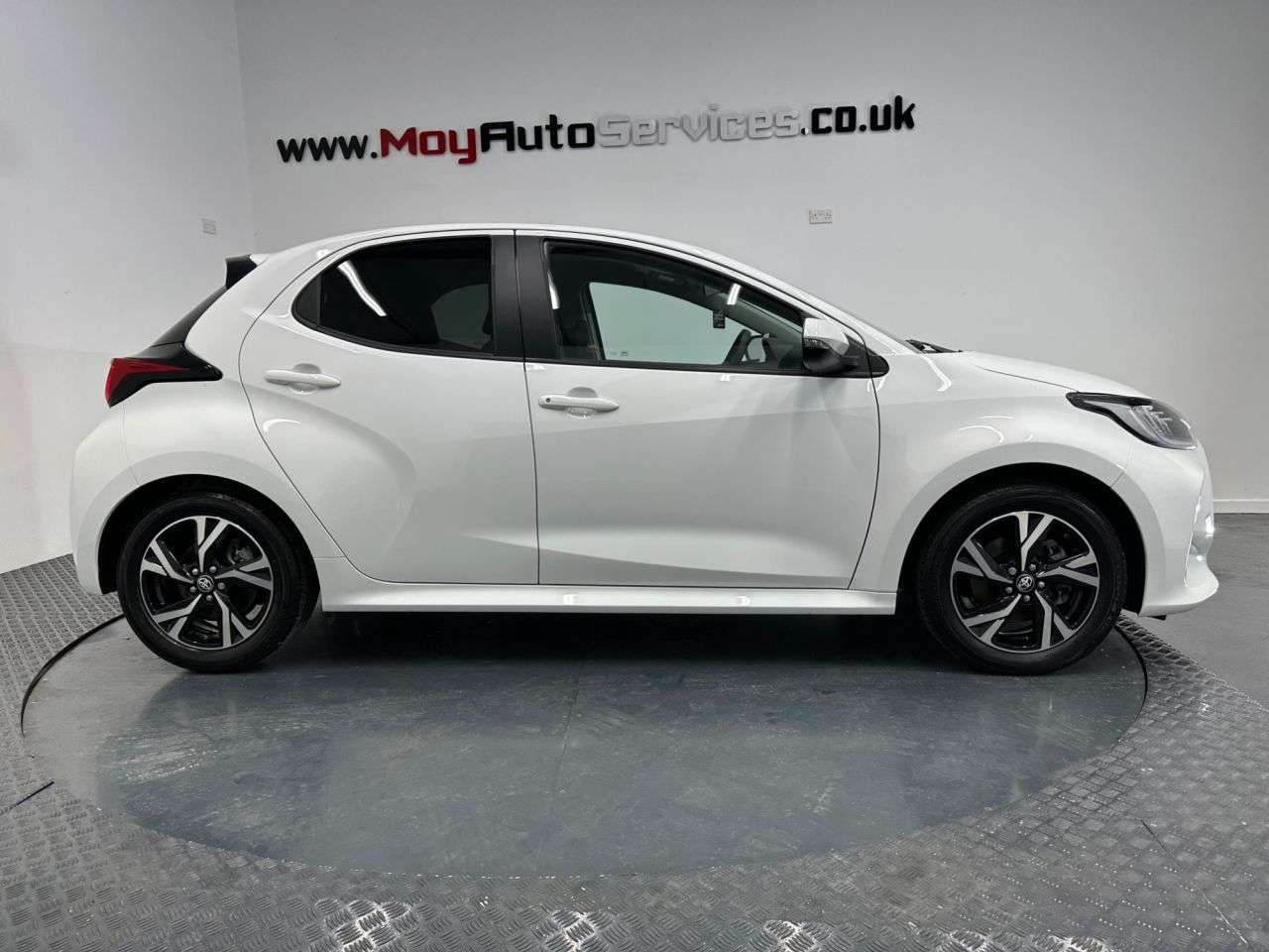 2024 TOYOTA YARIS 2024 TOYOTA YARIS