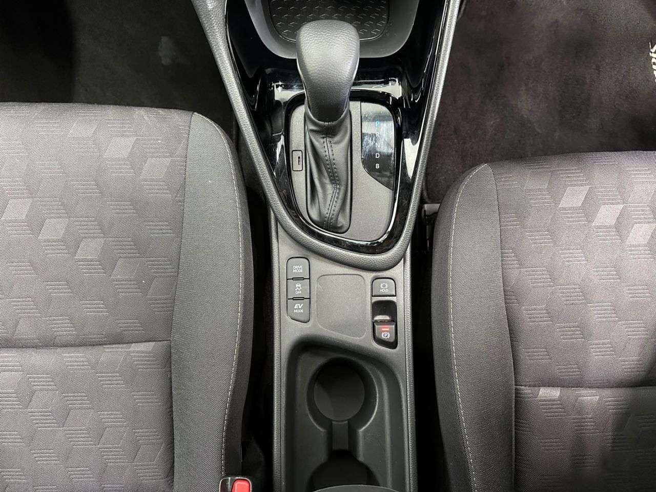 2024 TOYOTA YARIS 2024 TOYOTA YARIS