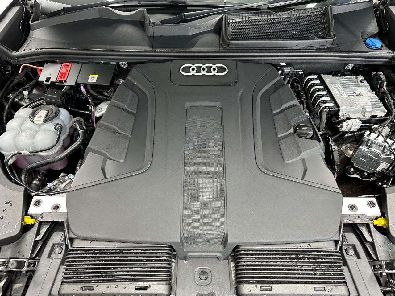 2024 AUDI Q8 2024 AUDI Q8