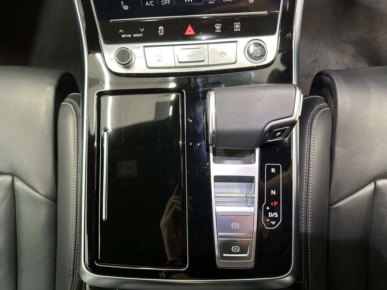 2024 AUDI Q8 2024 AUDI Q8
