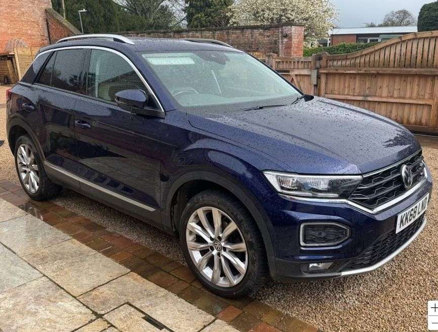 A 2019 VOLKSWAGEN T-ROC 1.6 TDI SEL SUV 5dr Diesel Manual Euro 6 (s/s) (115 ps) A 2019 VOLKSWAGEN T-ROC 1.6 TDI SEL SUV 5dr Diesel Manual Euro 6 (s/s) (115 ps)