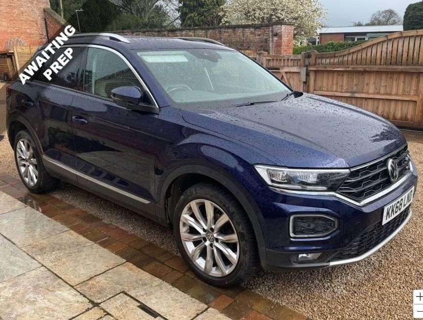 A 2019 VOLKSWAGEN T-ROC 1.6 TDI SEL SUV 5dr Diesel Manual Euro 6 (s/s) (115 ps) A 2019 VOLKSWAGEN T-ROC 1.6 TDI SEL SUV 5dr Diesel Manual Euro 6 (s/s) (115 ps)