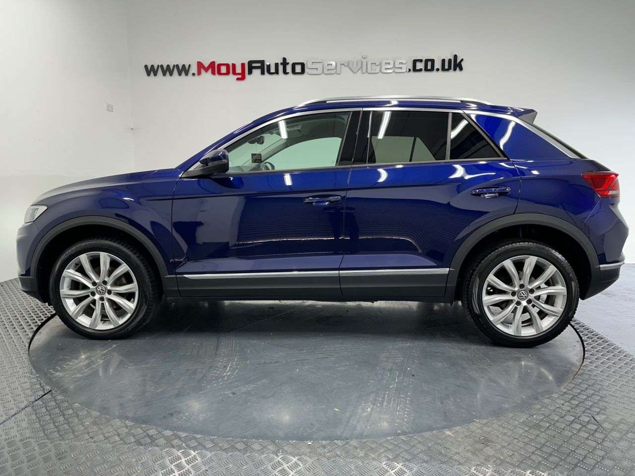A 2019 VOLKSWAGEN T-ROC 1.6 TDI SEL SUV 5dr Diesel Manual Euro 6 (s/s) (115 ps) A 2019 VOLKSWAGEN T-ROC 1.6 TDI SEL SUV 5dr Diesel Manual Euro 6 (s/s) (115 ps)