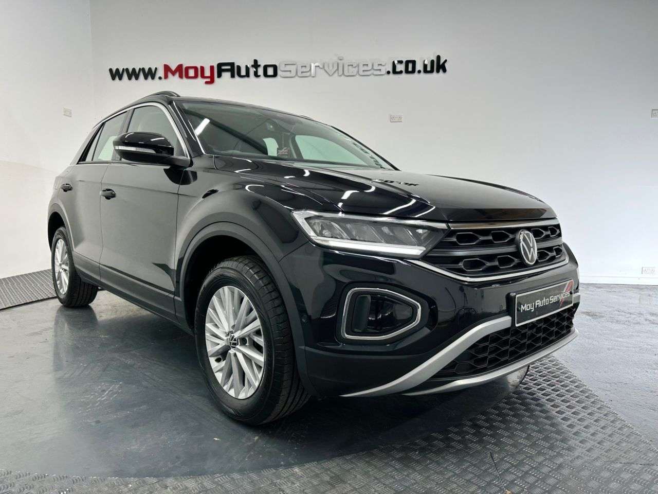 A 2024 VOLKSWAGEN T-ROC 1.5 TSI Life SUV 5dr Petrol DSG Euro 6 (s/s) (150 ps) A 2024 VOLKSWAGEN T-ROC 1.5 TSI Life SUV 5dr Petrol DSG Euro 6 (s/s) (150 ps)