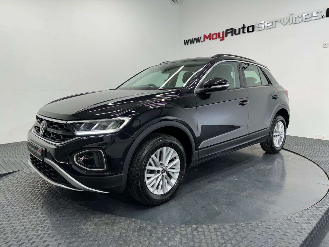 A 2024 VOLKSWAGEN T-ROC 1.5 TSI Life SUV 5dr Petrol DSG Euro 6 (s/s) (150 ps) A 2024 VOLKSWAGEN T-ROC 1.5 TSI Life SUV 5dr Petrol DSG Euro 6 (s/s) (150 ps)