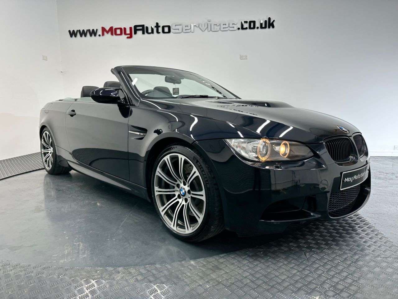A 2011 BMW M3 4.0 V8 Convertible 2dr Petrol DCT Euro 5 (420 ps) A 2011 BMW M3 4.0 V8 Convertible 2dr Petrol DCT Euro 5 (420 ps)