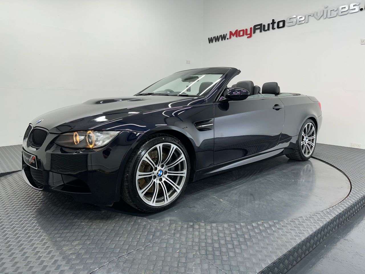 A 2011 BMW M3 4.0 V8 Convertible 2dr Petrol DCT Euro 5 (420 ps) A 2011 BMW M3 4.0 V8 Convertible 2dr Petrol DCT Euro 5 (420 ps)