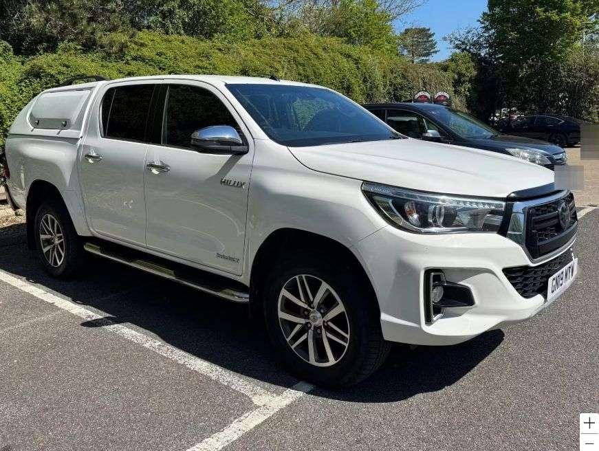 A 2019 TOYOTA HI-LUX 2.4 D-4D Invincible X Pickup Double Cab 4dr Diesel Auto 4WD Euro 6 (TSS, 3. A 2019 TOYOTA HI-LUX 2.4 D-4D Invincible X Pickup Double Cab 4dr Diesel Auto 4WD Euro 6 (TSS, 3.