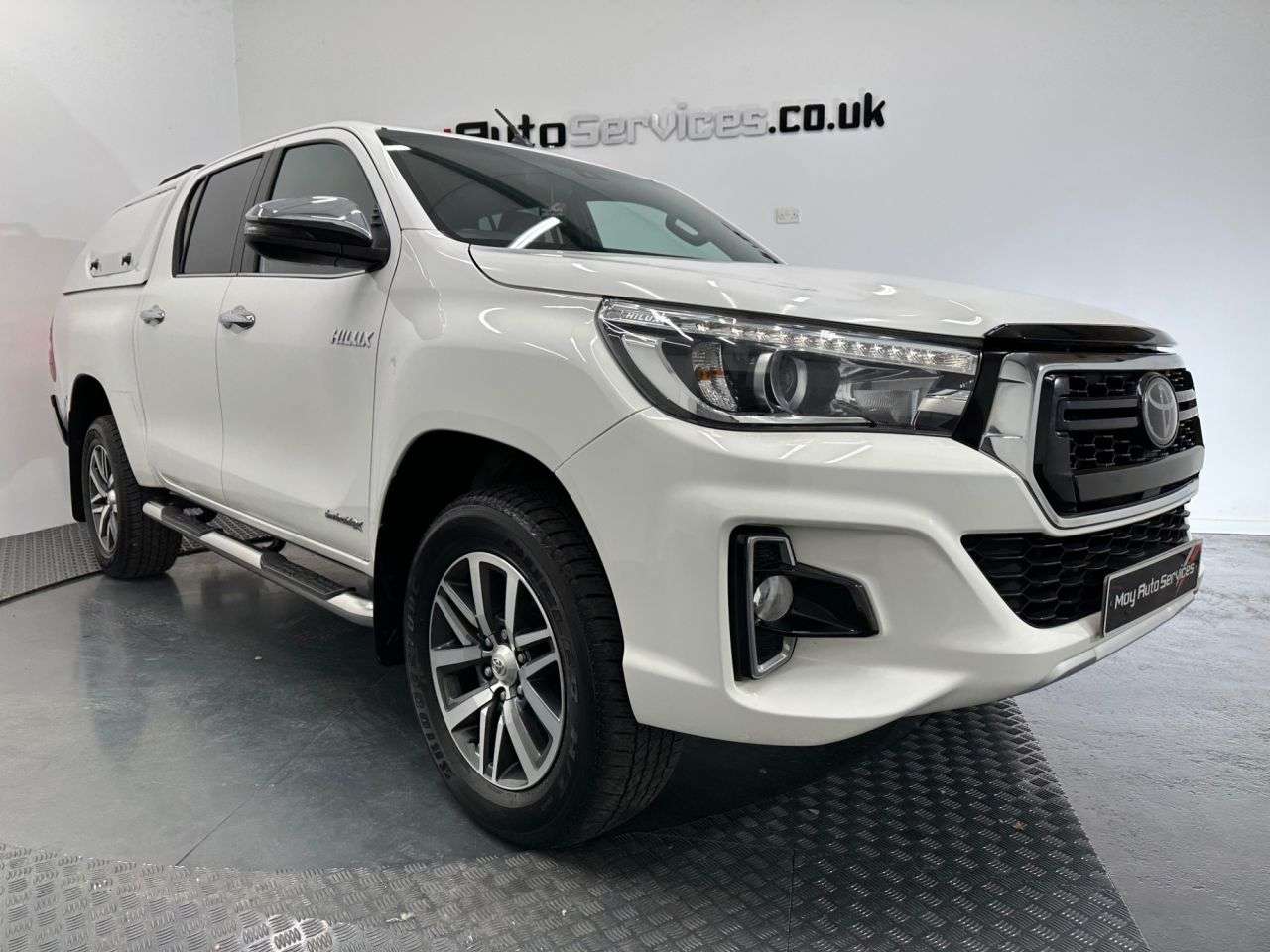 A 2019 TOYOTA HI-LUX 2.4 D-4D Invincible X Pickup Double Cab 4dr Diesel Auto 4WD Euro 6 (TSS, 3. A 2019 TOYOTA HI-LUX 2.4 D-4D Invincible X Pickup Double Cab 4dr Diesel Auto 4WD Euro 6 (TSS, 3.