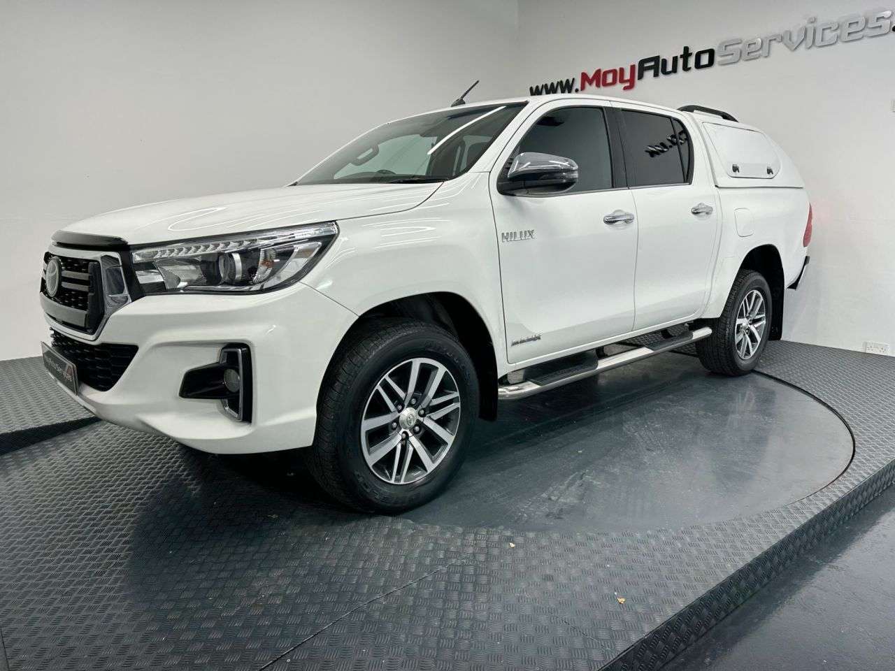A 2019 TOYOTA HI-LUX 2.4 D-4D Invincible X Pickup Double Cab 4dr Diesel Auto 4WD Euro 6 (TSS, 3. A 2019 TOYOTA HI-LUX 2.4 D-4D Invincible X Pickup Double Cab 4dr Diesel Auto 4WD Euro 6 (TSS, 3.