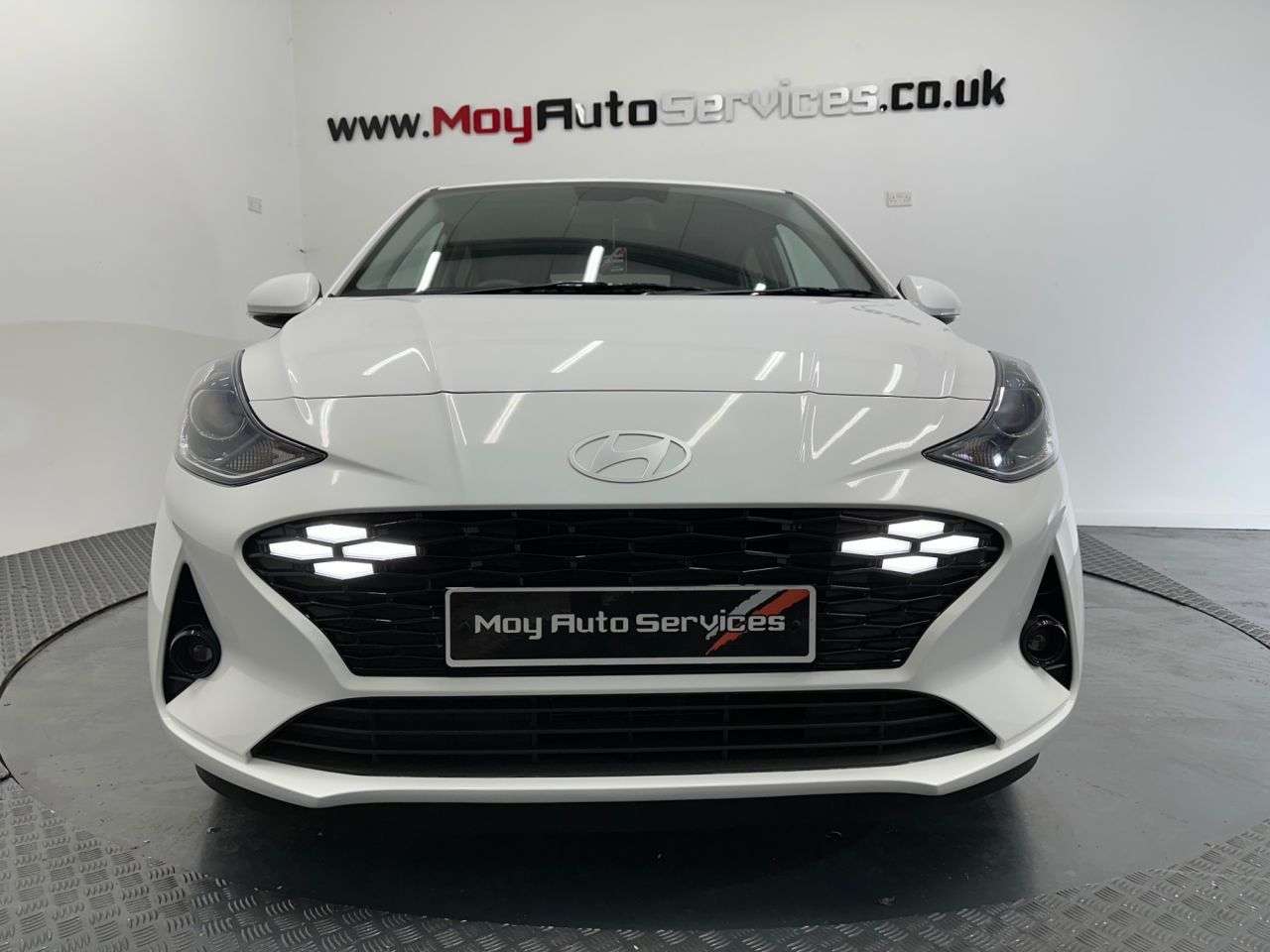 A 2024 HYUNDAI I10 1.0 Premium Hatchback 5dr Petrol Auto Euro 6 (s/s) (63 ps) A 2024 HYUNDAI I10 1.0 Premium Hatchback 5dr Petrol Auto Euro 6 (s/s) (63 ps)