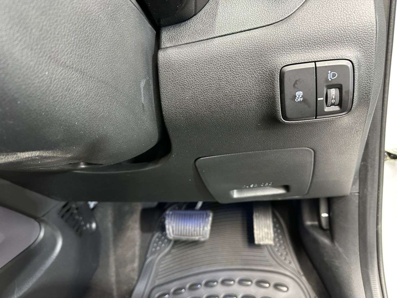 2024 HYUNDAI I10 2024 HYUNDAI I10