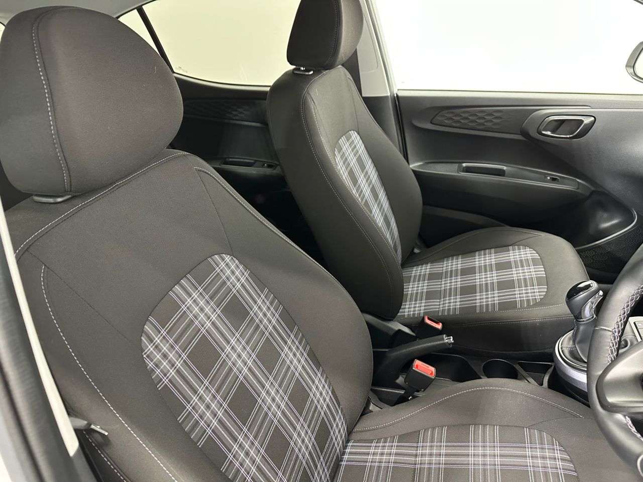2024 HYUNDAI I10 2024 HYUNDAI I10