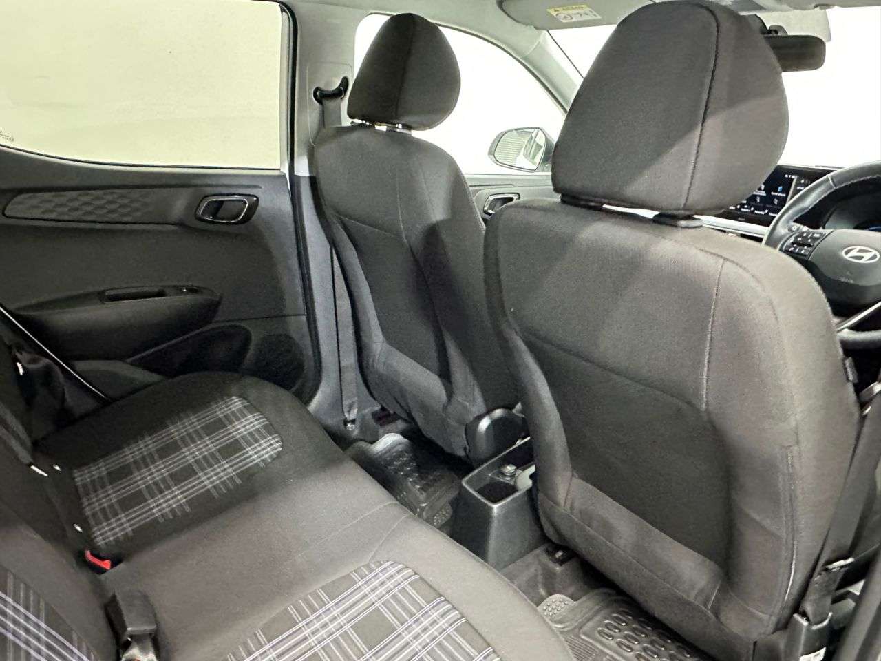 2024 HYUNDAI I10 2024 HYUNDAI I10