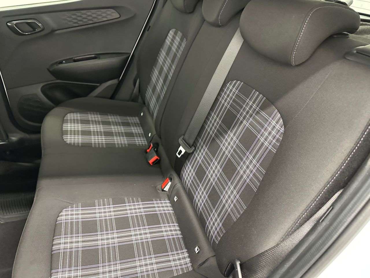 2024 HYUNDAI I10 2024 HYUNDAI I10