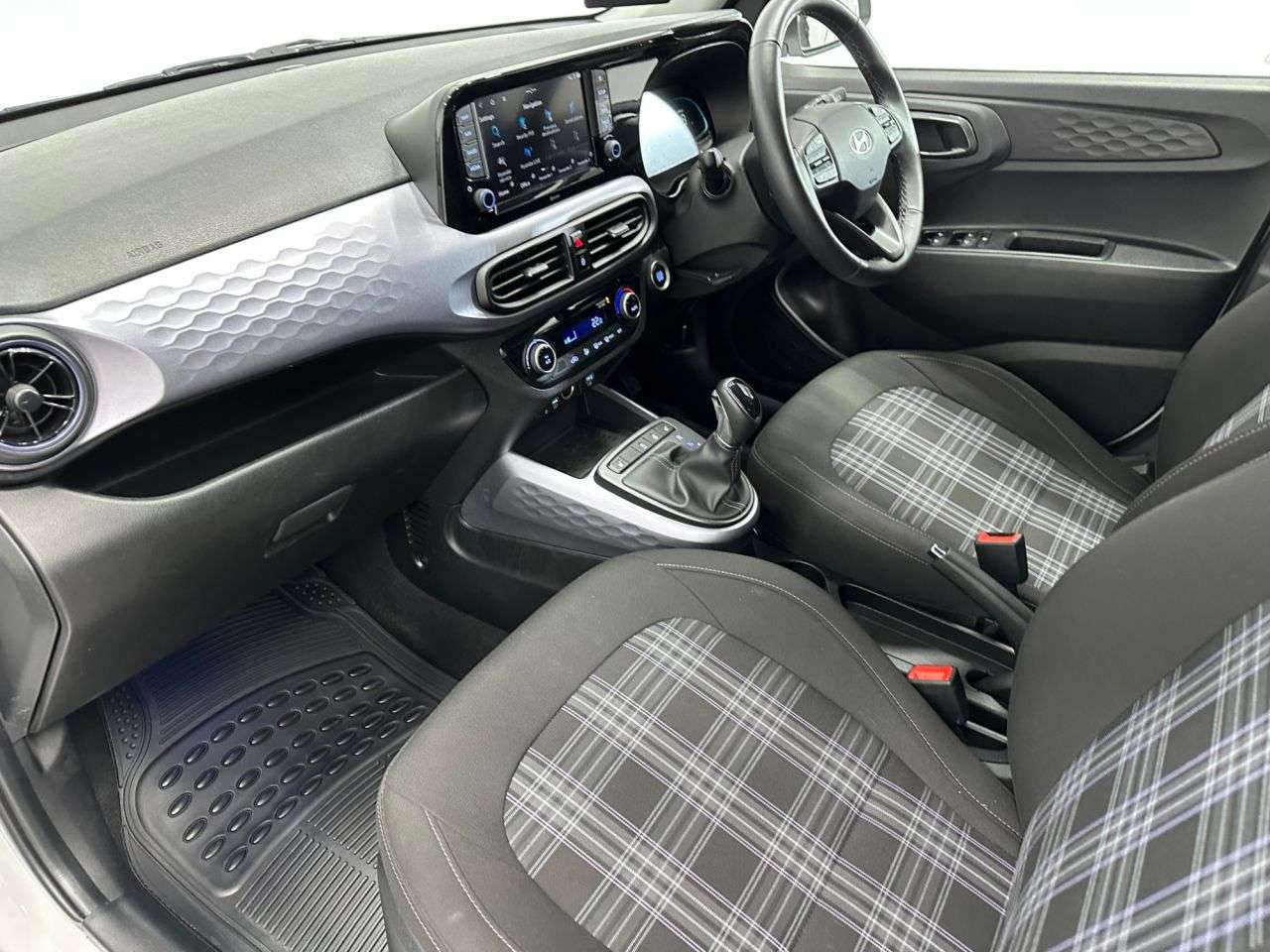 2024 HYUNDAI I10 2024 HYUNDAI I10