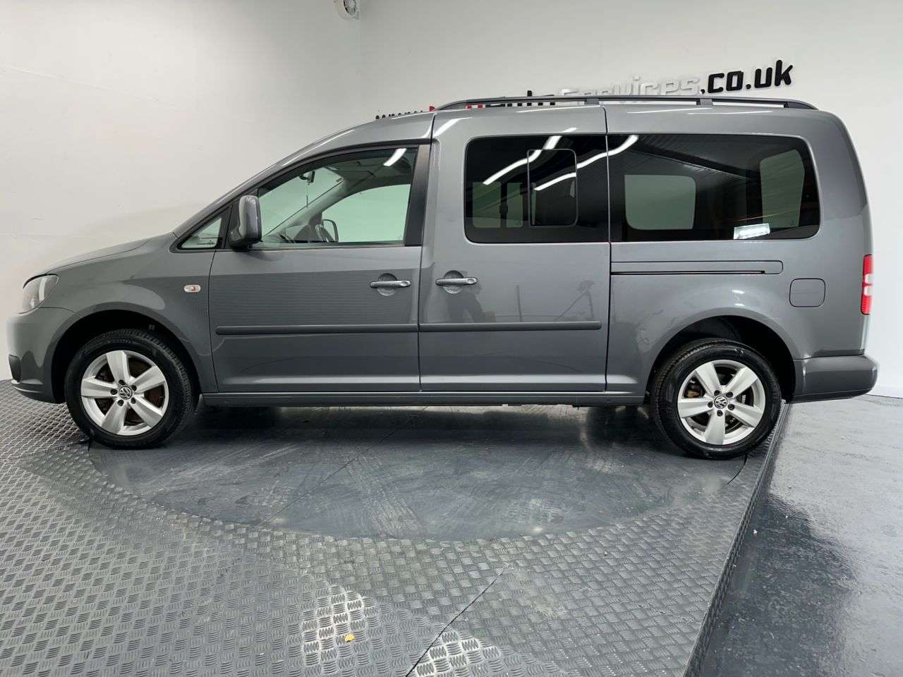 A 2013 VOLKSWAGEN CADDY MAXI LIFE 1.6 TDI CR MPV 5dr Diesel DSG Euro 5 (102 ps) A 2013 VOLKSWAGEN CADDY MAXI LIFE 1.6 TDI CR MPV 5dr Diesel DSG Euro 5 (102 ps)