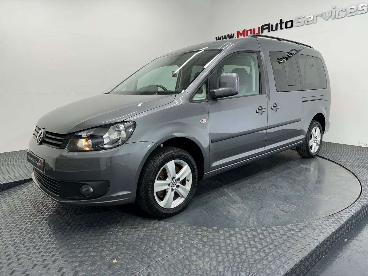 A 2013 VOLKSWAGEN CADDY MAXI LIFE 1.6 TDI CR MPV 5dr Diesel DSG Euro 5 (102 ps) A 2013 VOLKSWAGEN CADDY MAXI LIFE 1.6 TDI CR MPV 5dr Diesel DSG Euro 5 (102 ps)