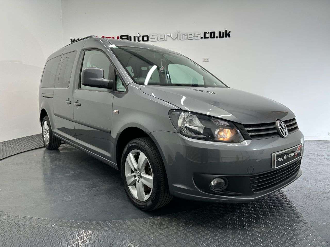 A 2013 VOLKSWAGEN CADDY MAXI LIFE 1.6 TDI CR MPV 5dr Diesel DSG Euro 5 (102 ps) A 2013 VOLKSWAGEN CADDY MAXI LIFE 1.6 TDI CR MPV 5dr Diesel DSG Euro 5 (102 ps)
