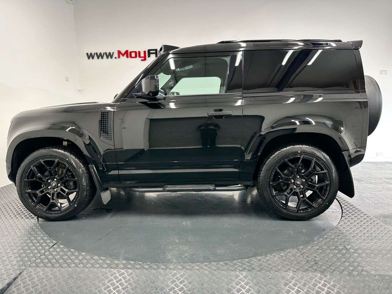 A 2021 LAND ROVER DEFENDER 3.0 D200 MHEV Hard Top SUV 3dr Diesel Auto 4WD SWB Euro 6 (s/s) (200 ps) A 2021 LAND ROVER DEFENDER 3.0 D200 MHEV Hard Top SUV 3dr Diesel Auto 4WD SWB Euro 6 (s/s) (200 ps)