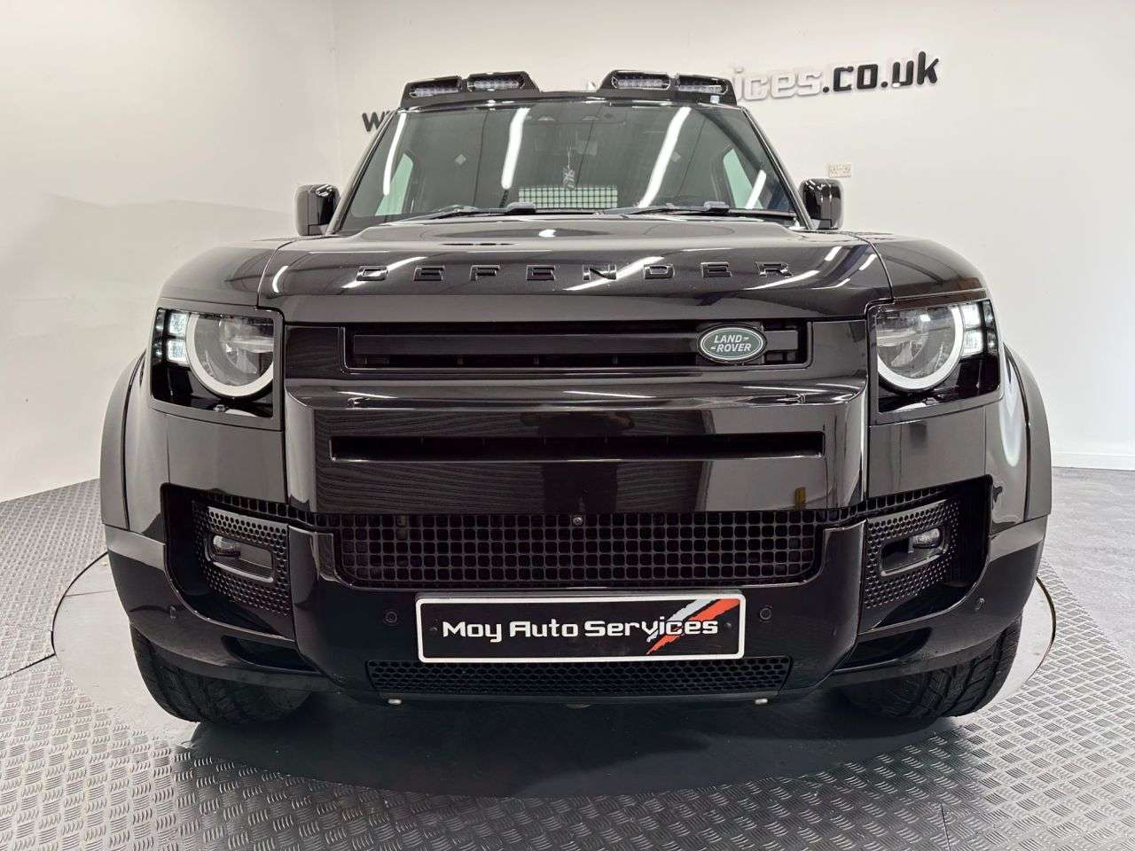 A 2021 LAND ROVER DEFENDER 3.0 D200 MHEV Hard Top SUV 3dr Diesel Auto 4WD SWB Euro 6 (s/s) (200 ps) A 2021 LAND ROVER DEFENDER 3.0 D200 MHEV Hard Top SUV 3dr Diesel Auto 4WD SWB Euro 6 (s/s) (200 ps)