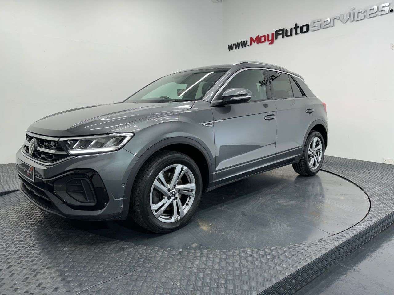 A 2023 VOLKSWAGEN T-ROC 2.0 TDI R-Line SUV 5dr Diesel DSG Euro 6 (s/s) (150 ps) A 2023 VOLKSWAGEN T-ROC 2.0 TDI R-Line SUV 5dr Diesel DSG Euro 6 (s/s) (150 ps)