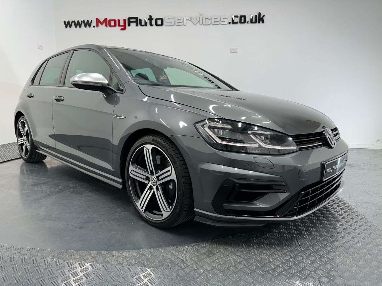A 2020 VOLKSWAGEN GOLF 2.0 TSI R Hatchback 5dr Petrol DSG 4Motion Euro 6 (s/s) (300 ps) A 2020 VOLKSWAGEN GOLF 2.0 TSI R Hatchback 5dr Petrol DSG 4Motion Euro 6 (s/s) (300 ps)