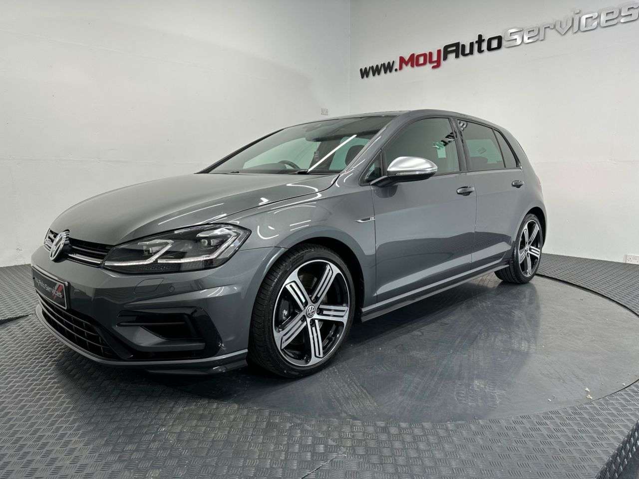 A 2020 VOLKSWAGEN GOLF 2.0 TSI R Hatchback 5dr Petrol DSG 4Motion Euro 6 (s/s) (300 ps) A 2020 VOLKSWAGEN GOLF 2.0 TSI R Hatchback 5dr Petrol DSG 4Motion Euro 6 (s/s) (300 ps)