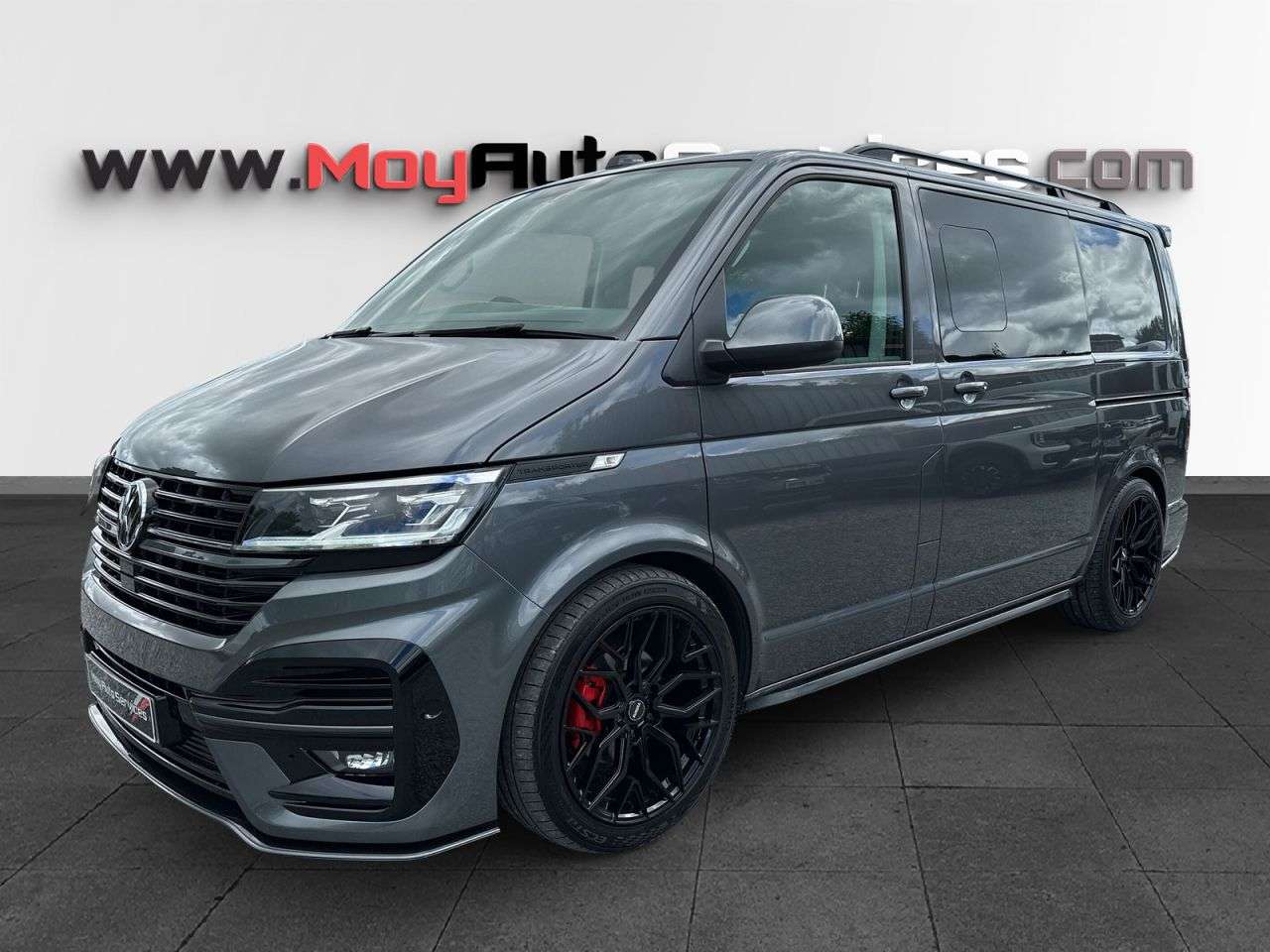 A 2022 VOLKSWAGEN TRANSPORTER 2.0 TDI T28 Highline Kombi Van 5dr Diesel DSG FWD SWB Euro 6 (s/s) (150 ps) A 2022 VOLKSWAGEN TRANSPORTER 2.0 TDI T28 Highline Kombi Van 5dr Diesel DSG FWD SWB Euro 6 (s/s) (150 ps)