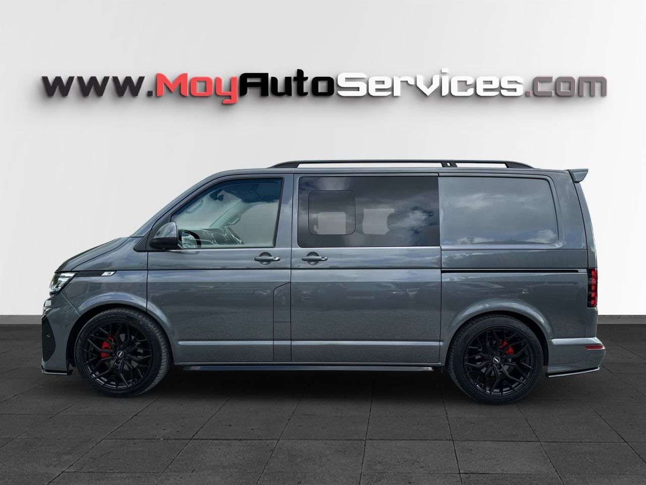 A 2022 VOLKSWAGEN TRANSPORTER 2.0 TDI T28 Highline Kombi Van 5dr Diesel DSG FWD SWB Euro 6 (s/s) (150 ps) A 2022 VOLKSWAGEN TRANSPORTER 2.0 TDI T28 Highline Kombi Van 5dr Diesel DSG FWD SWB Euro 6 (s/s) (150 ps)