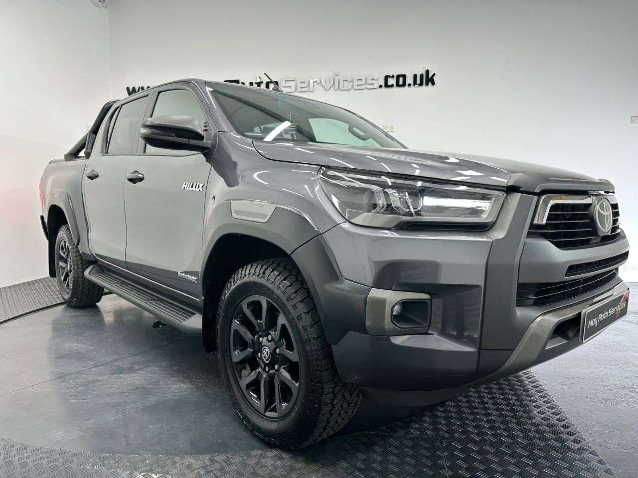 A 2021 TOYOTA HI-LUX 2.8 D-4D Invincible X Pickup Double Cab 4dr Diesel Auto 4WD Euro 6 (s/s) (2 A 2021 TOYOTA HI-LUX 2.8 D-4D Invincible X Pickup Double Cab 4dr Diesel Auto 4WD Euro 6 (s/s) (2