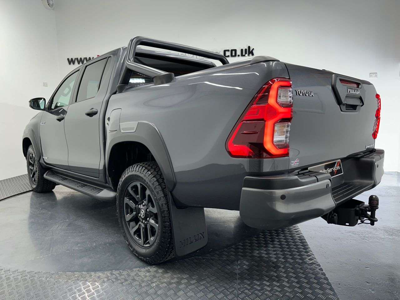 A 2021 TOYOTA HI-LUX 2.8 D-4D Invincible X Pickup Double Cab 4dr Diesel Auto 4WD Euro 6 (s/s) (2 A 2021 TOYOTA HI-LUX 2.8 D-4D Invincible X Pickup Double Cab 4dr Diesel Auto 4WD Euro 6 (s/s) (2
