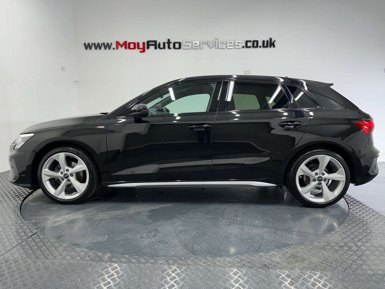 A 2024 AUDI A3 1.0 TFSI 30 S line Sportback 5dr Petrol S Tronic Euro 6 (s/s) (110 ps) A 2024 AUDI A3 1.0 TFSI 30 S line Sportback 5dr Petrol S Tronic Euro 6 (s/s) (110 ps)