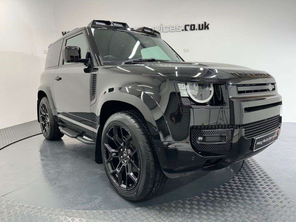 A 2023 LAND ROVER DEFENDER 3.0 D250 MHEV Hard Top SUV 3dr Diesel Auto 4WD SWB Euro 6 (s/s) (250 ps) A 2023 LAND ROVER DEFENDER 3.0 D250 MHEV Hard Top SUV 3dr Diesel Auto 4WD SWB Euro 6 (s/s) (250 ps)