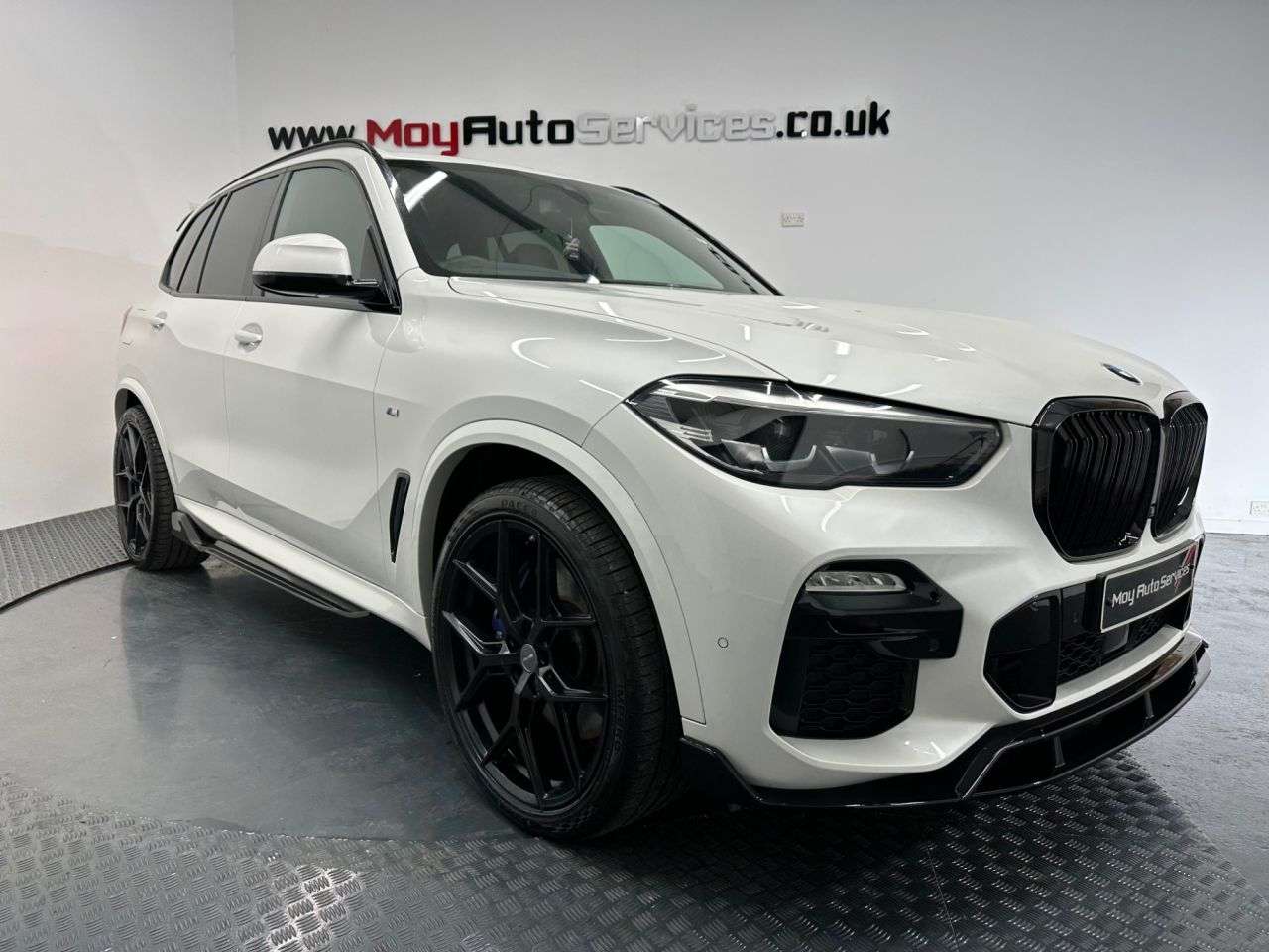 A 2019 BMW X5 3.0 30d M Sport SUV 5dr Diesel Auto xDrive Euro 6 (s/s) (265 ps) A 2019 BMW X5 3.0 30d M Sport SUV 5dr Diesel Auto xDrive Euro 6 (s/s) (265 ps)
