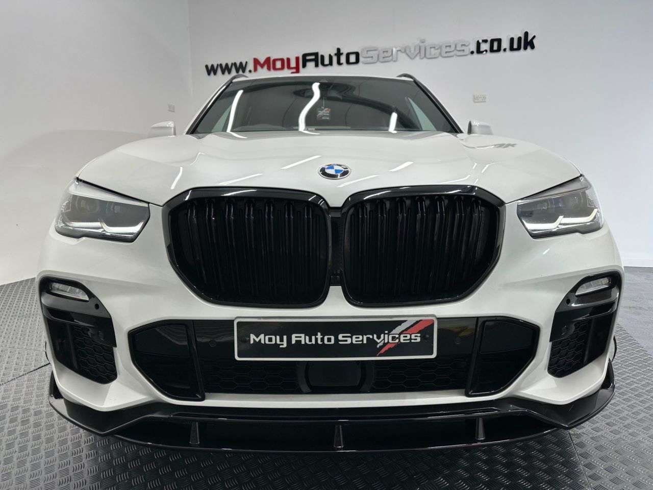 A 2019 BMW X5 3.0 30d M Sport SUV 5dr Diesel Auto xDrive Euro 6 (s/s) (265 ps) A 2019 BMW X5 3.0 30d M Sport SUV 5dr Diesel Auto xDrive Euro 6 (s/s) (265 ps)