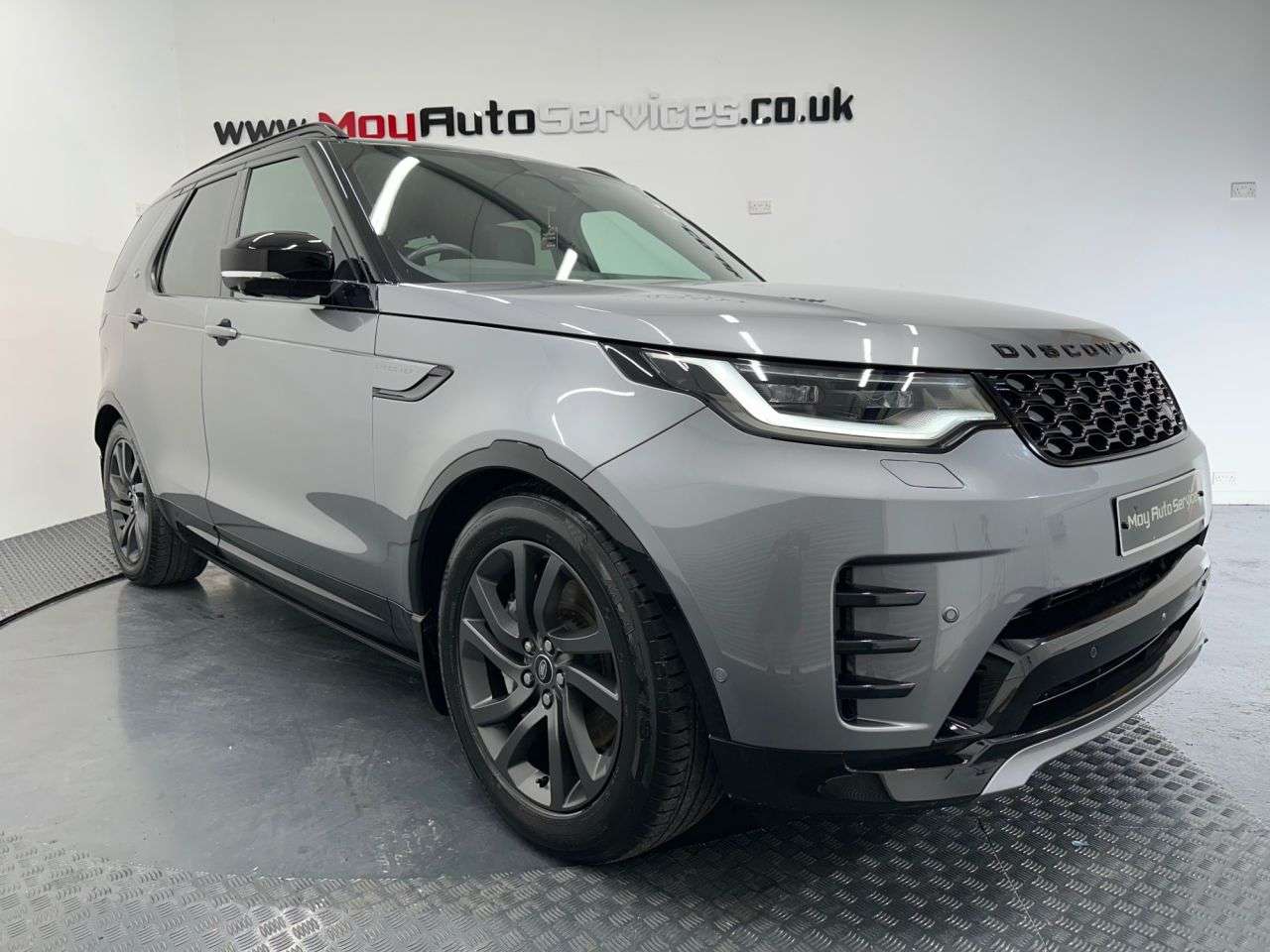 A 2023 LAND ROVER DISCOVERY 3.0 D300 MHEV R-Dynamic SE SUV 5dr Diesel Auto 4WD Euro 6 (s/s) (300 ps) A 2023 LAND ROVER DISCOVERY 3.0 D300 MHEV R-Dynamic SE SUV 5dr Diesel Auto 4WD Euro 6 (s/s) (300 ps)