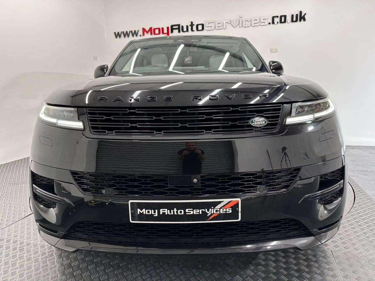 A 2022 LAND ROVER RANGE ROVER SPORT 3.0 P440e 38.2kWh Dynamic SE SUV 5dr Petrol Plug-in Hybrid Auto 4WD Euro 6 A 2022 LAND ROVER RANGE ROVER SPORT 3.0 P440e 38.2kWh Dynamic SE SUV 5dr Petrol Plug-in Hybrid Auto 4WD Euro 6