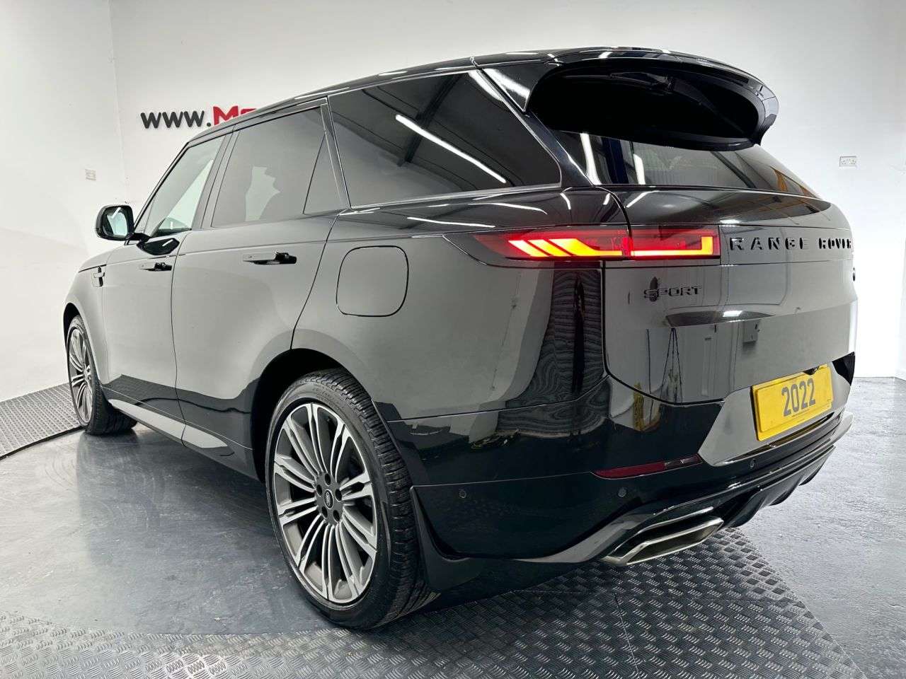 A 2022 LAND ROVER RANGE ROVER SPORT 3.0 P440e 38.2kWh Dynamic SE SUV 5dr Petrol Plug-in Hybrid Auto 4WD Euro 6 A 2022 LAND ROVER RANGE ROVER SPORT 3.0 P440e 38.2kWh Dynamic SE SUV 5dr Petrol Plug-in Hybrid Auto 4WD Euro 6