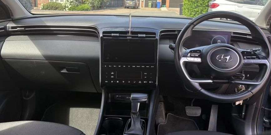 A 2021 HYUNDAI TUCSON 1.6 T-GDi MHEV SE Connect SUV 5dr Petrol Hybrid DCT Euro 6 (s/s) (150 ps) A 2021 HYUNDAI TUCSON 1.6 T-GDi MHEV SE Connect SUV 5dr Petrol Hybrid DCT Euro 6 (s/s) (150 ps)