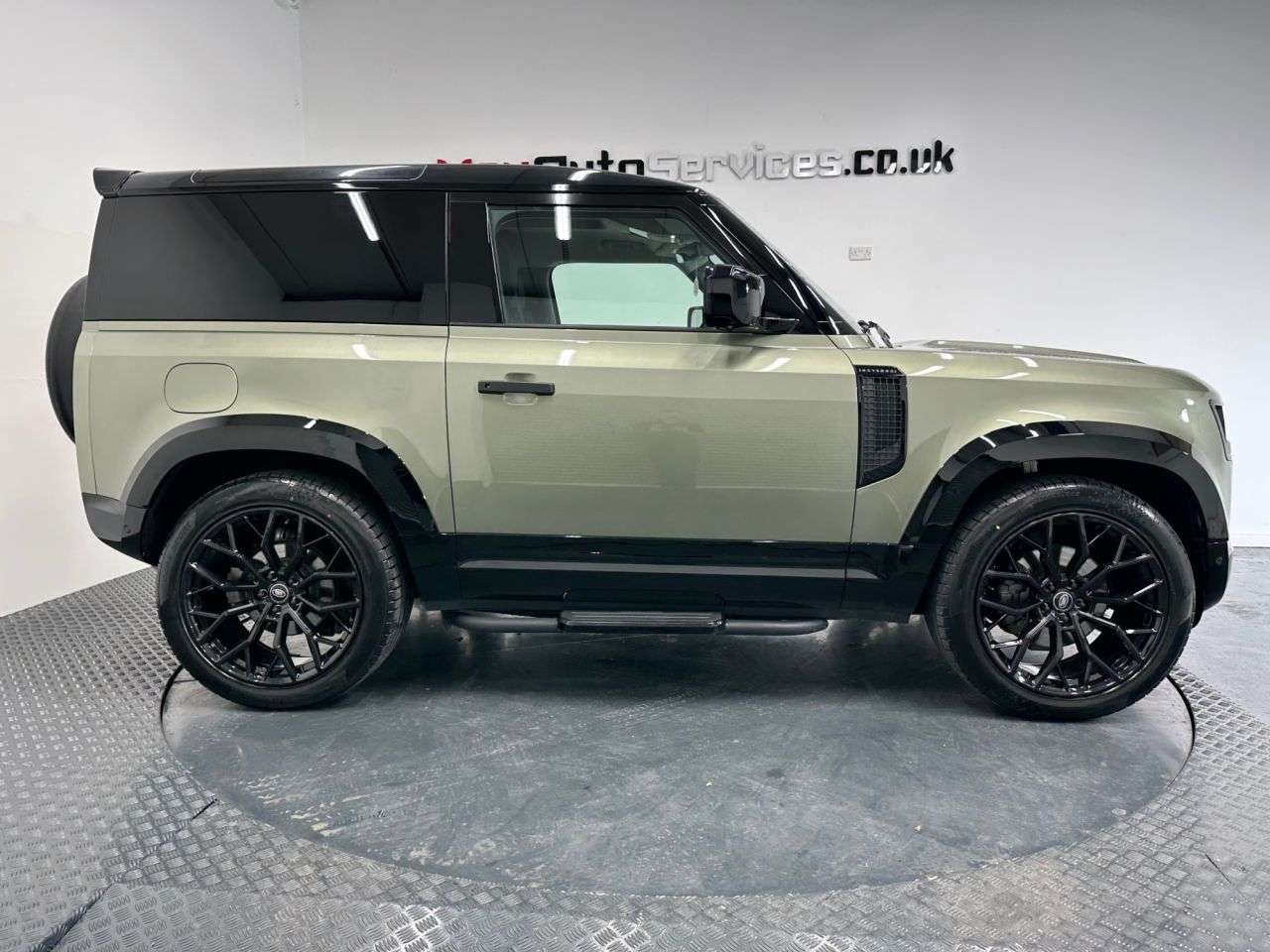2024 LAND ROVER DEFENDER 90 2024 LAND ROVER DEFENDER 90