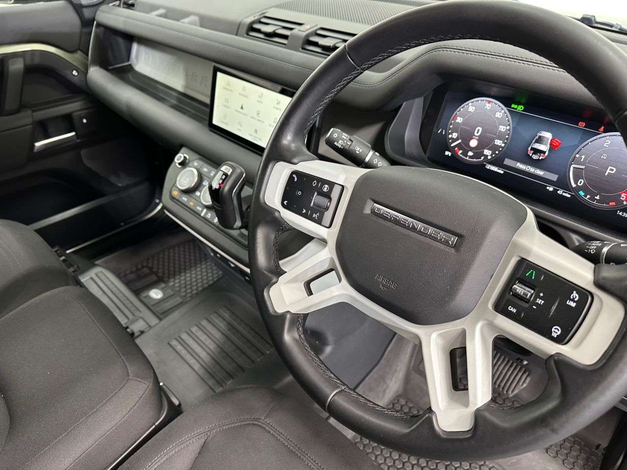 2024 LAND ROVER DEFENDER 90 2024 LAND ROVER DEFENDER 90