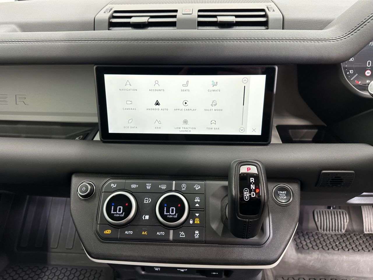 2024 LAND ROVER DEFENDER 90 2024 LAND ROVER DEFENDER 90