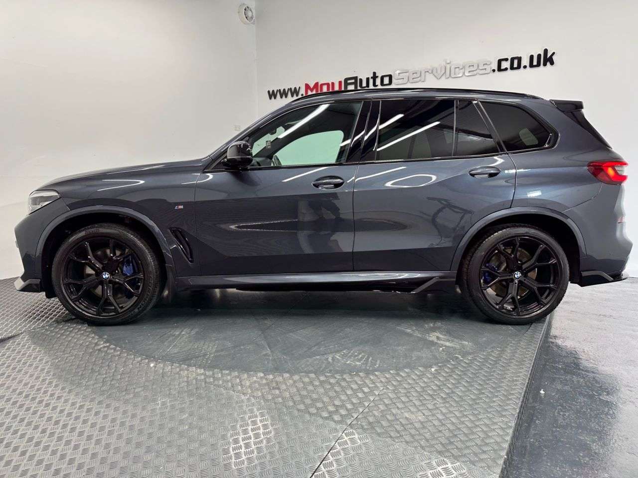 A 2019 BMW X5 3.0 30d M Sport SUV 5dr Diesel Auto xDrive Euro 6 (s/s) (265 ps) A 2019 BMW X5 3.0 30d M Sport SUV 5dr Diesel Auto xDrive Euro 6 (s/s) (265 ps)