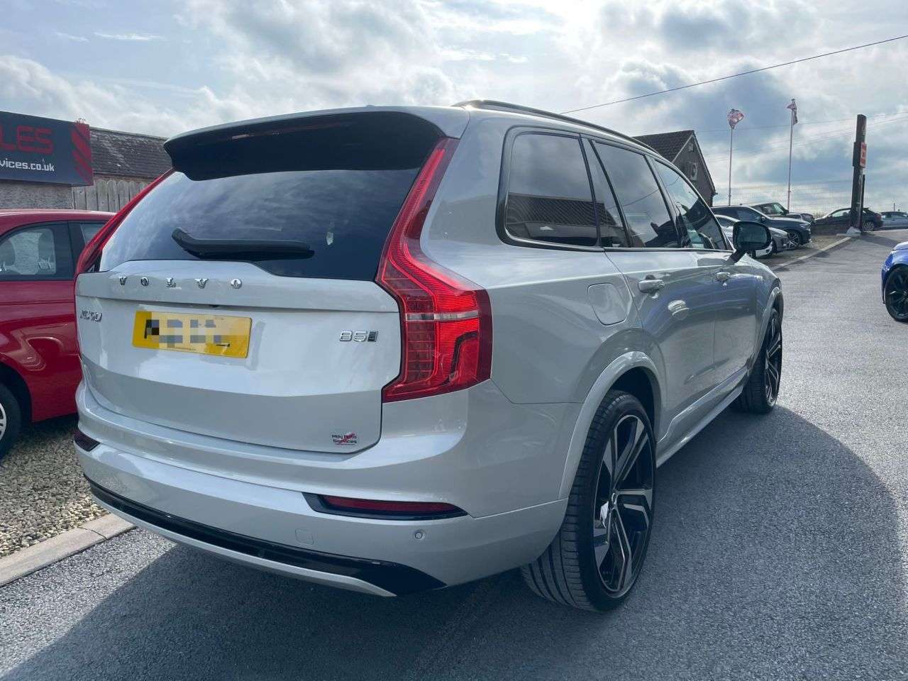 A 2022 VOLVO XC90 2.0 B5 MHEV R-Design Pro SUV 5dr Diesel Hybrid Auto 4WD Euro 6 (s/s) (235 p A 2022 VOLVO XC90 2.0 B5 MHEV R-Design Pro SUV 5dr Diesel Hybrid Auto 4WD Euro 6 (s/s) (235 p